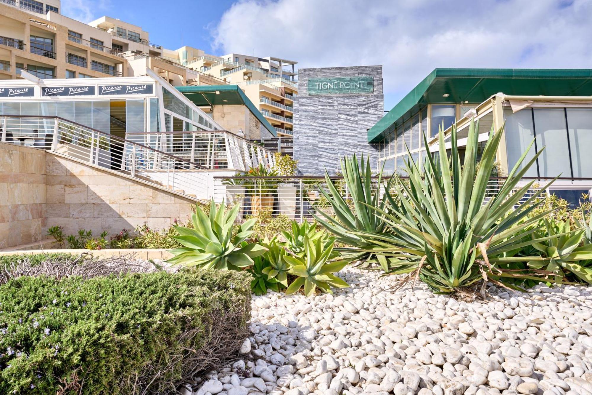 Stylish Apartment In Tigne Point Sliema Exteriör bild