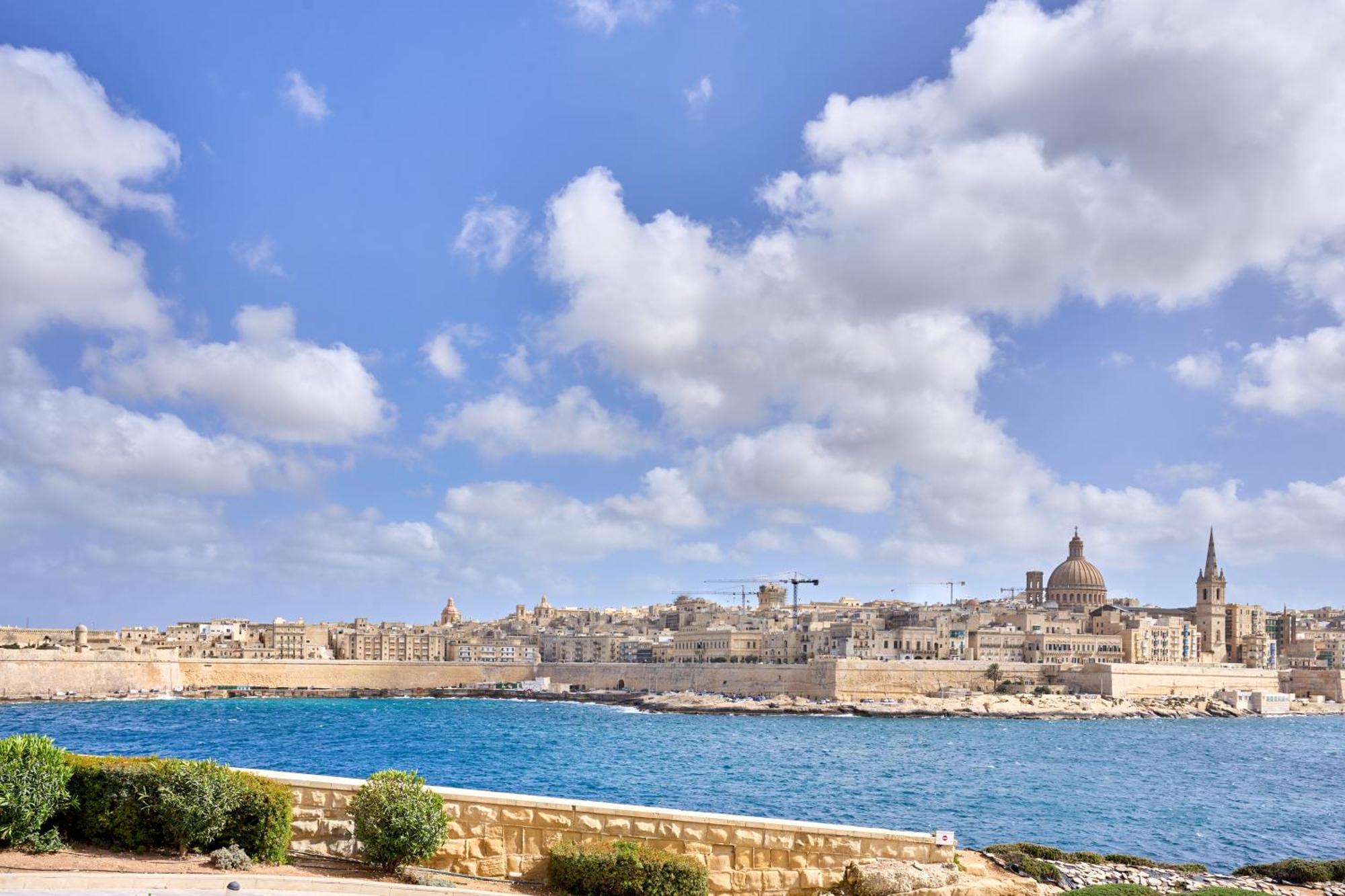 Stylish Apartment In Tigne Point Sliema Exteriör bild