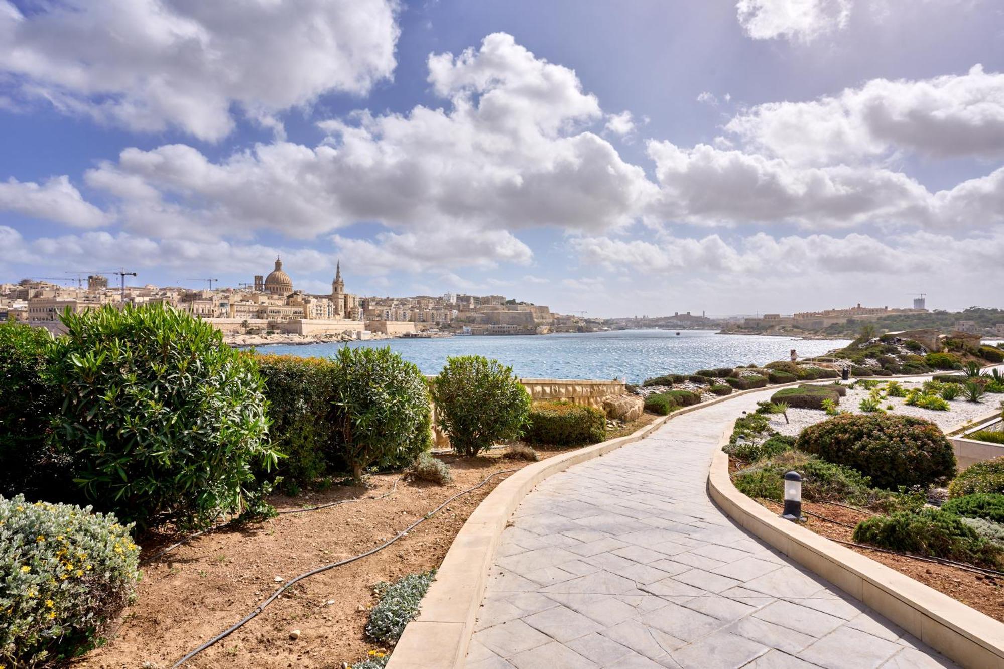 Stylish Apartment In Tigne Point Sliema Exteriör bild