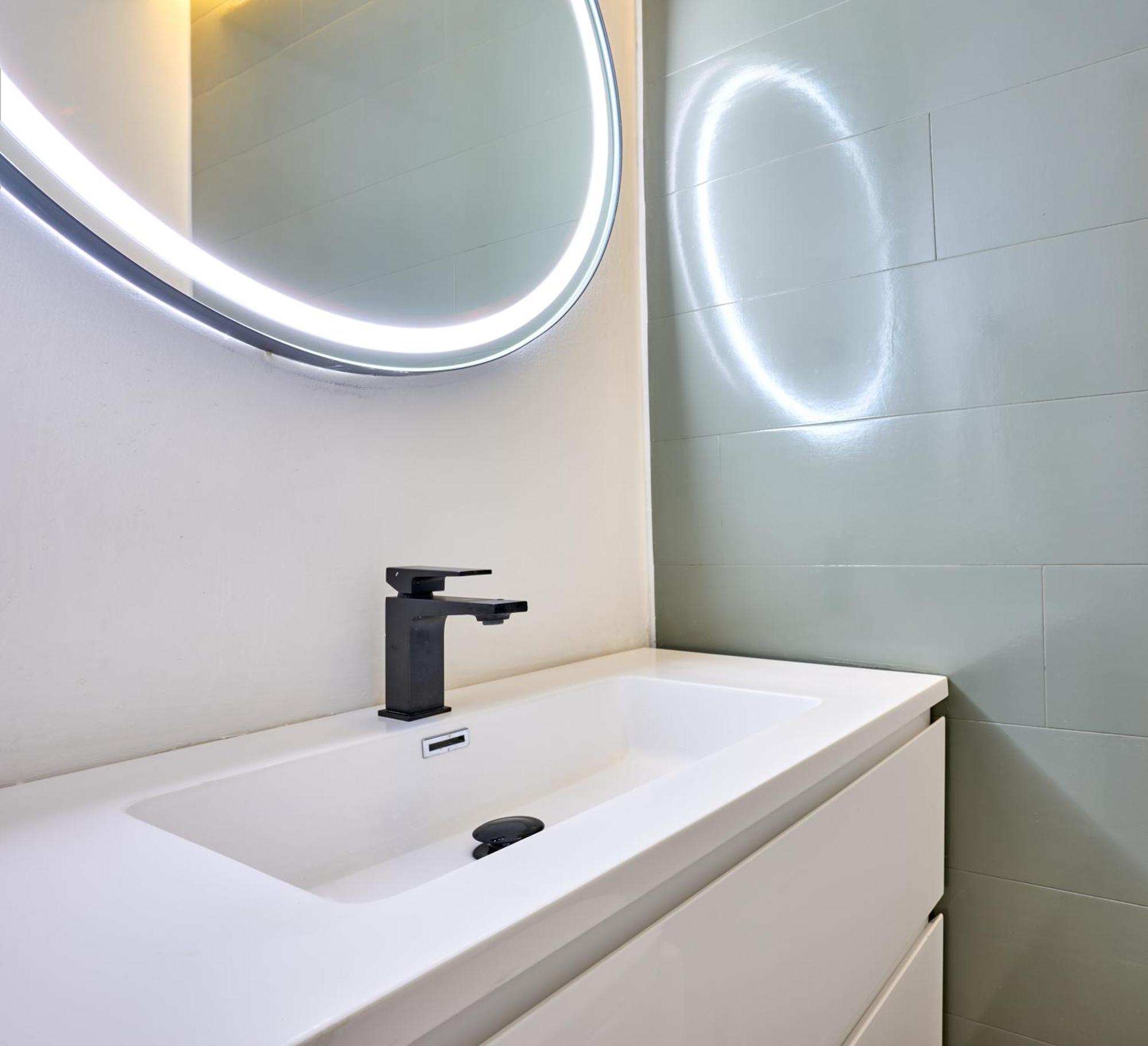 Stylish Apartment In Tigne Point Sliema Exteriör bild